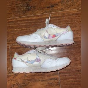 Nike MD Valiant GS Fuzzy Floral Print Sneakers